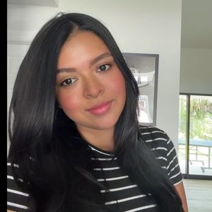 Meet your Posher, Valentina